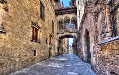 Barcelona Old Town: Ultimate Guide (Gothic Quarter .